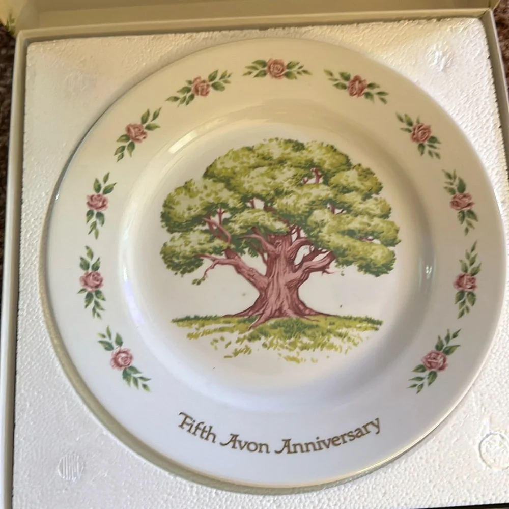 Fifth Avon Anniversary Commemorative Award Glass Plate - The Great Oak - 8"